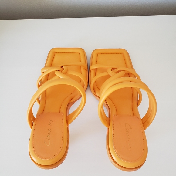 Savanna Heel Circus by Sam Edelman - Picture 9 of 11